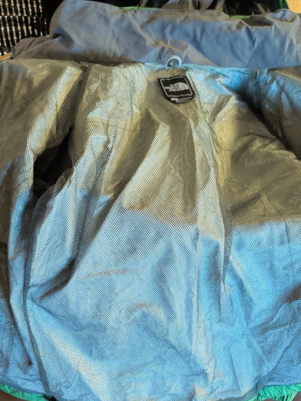 The North Face Resolve Men’s Green Hooded Windbreaker Jacket Size S